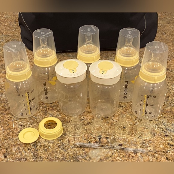 32 piece lot - Medela bottles, covers and nipples bundle set 🍼 - Picture 1 of 9